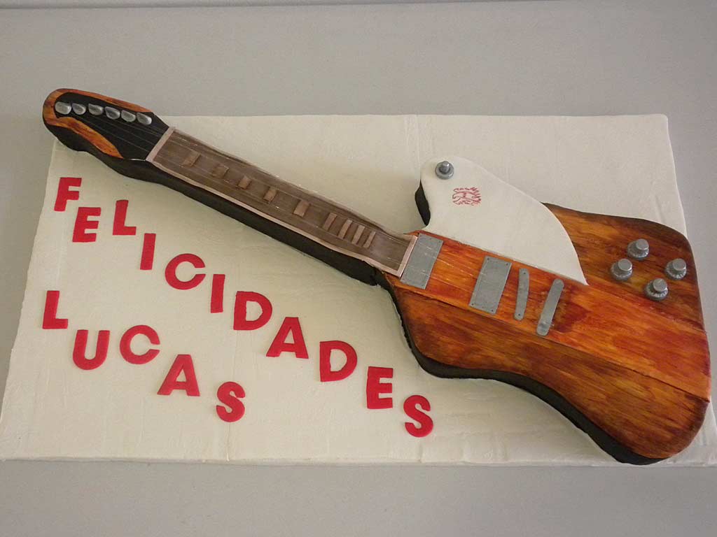 tartas con fondant guitarra eléctrica