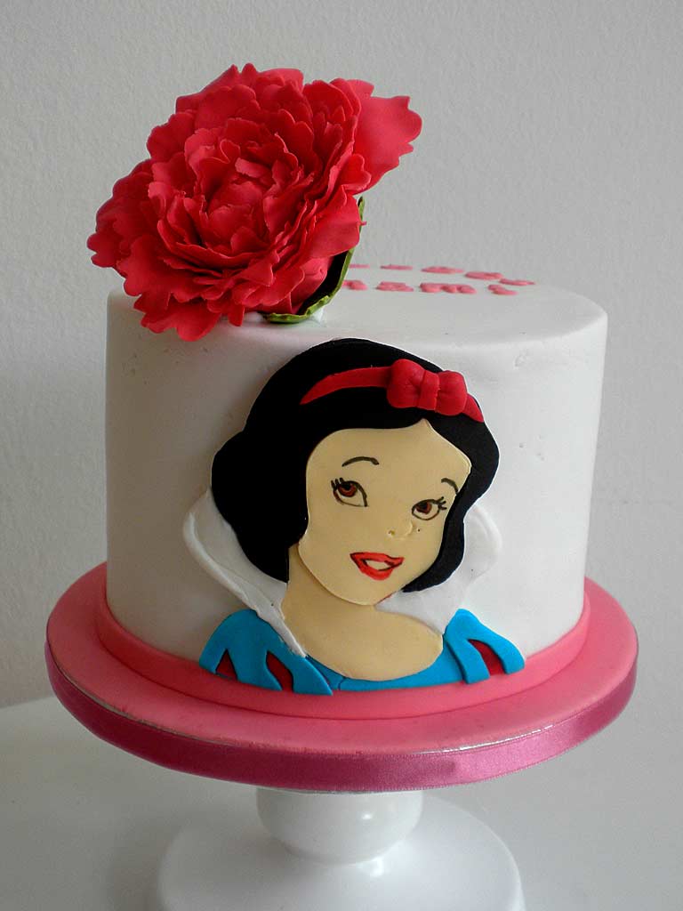tartas con fondant Blancanieves