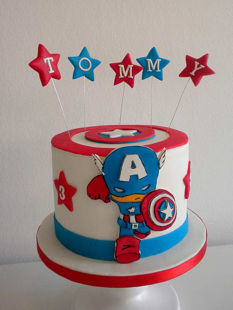 tartas con fondant del Capitán américa